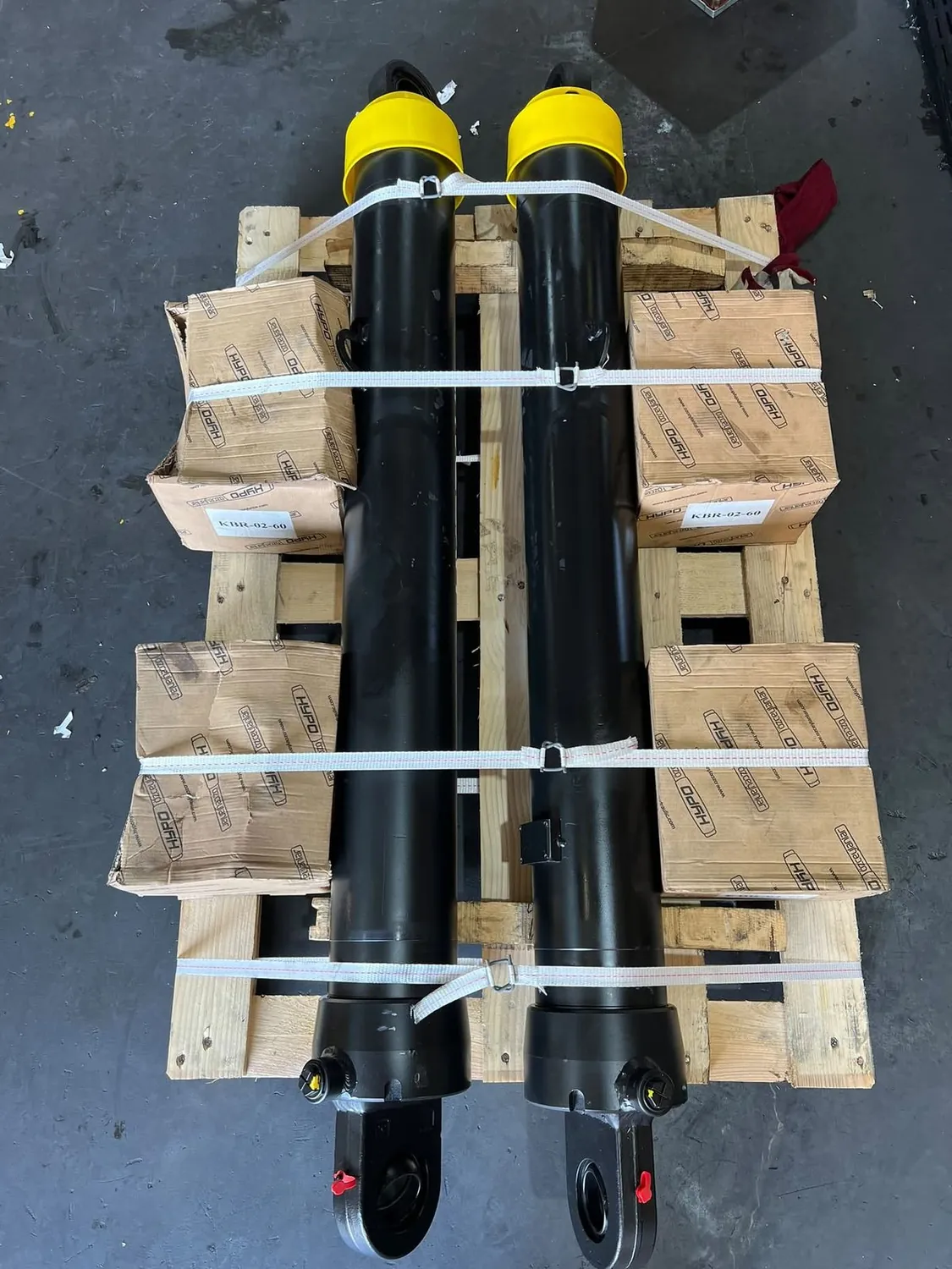 Genuine HYPO hydraulic cylinders ready for dispatch