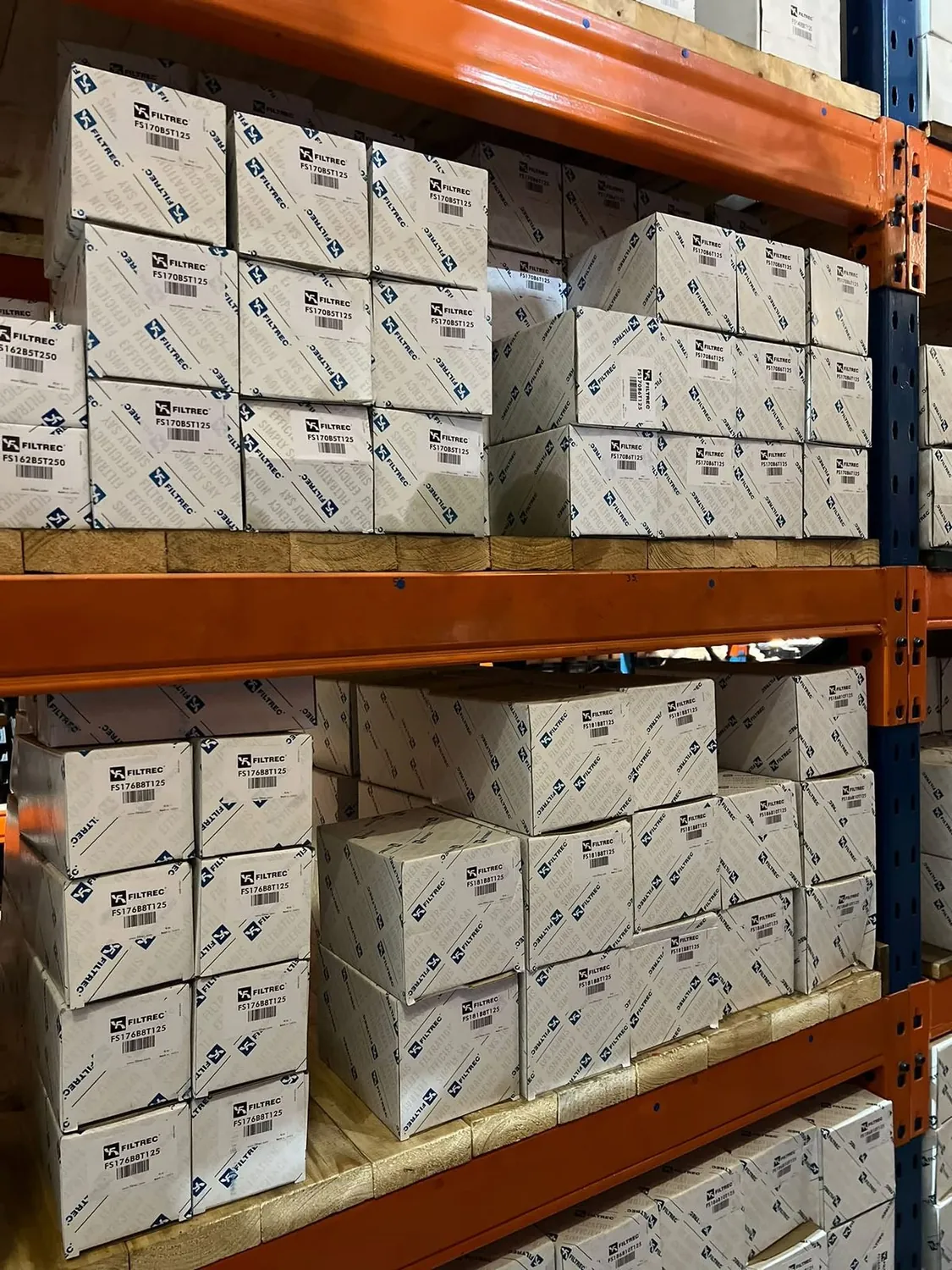 Hydraulic filters in stock